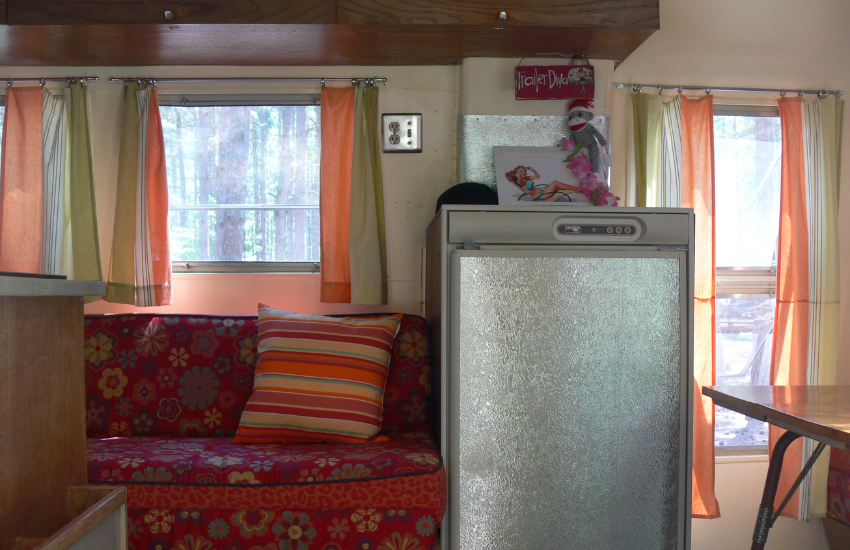 Camper Decor Ideas#6 Bright and colorful camper decor.
